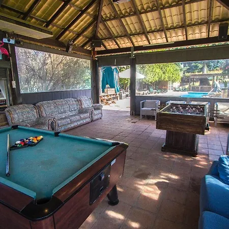 Caules Sleeps 23 Pool Air Con Wifi