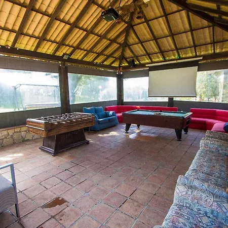 Caules Sleeps 23 Pool Air Con Wifi فيلة