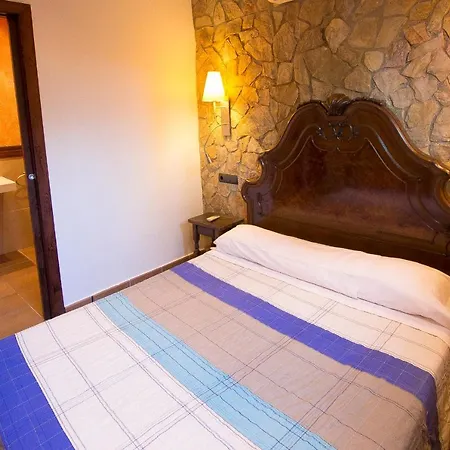 Caules Sleeps 23 Pool Air Con Wifi يوريت دي مار
